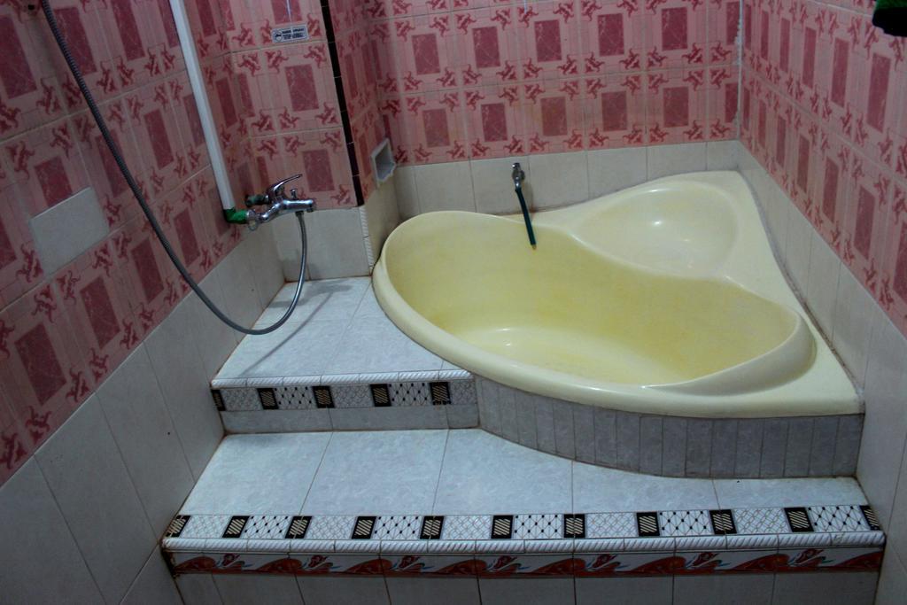 Hotel Indonesia Pekalongan Esterno foto